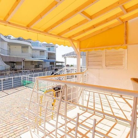 Sealoft Apartment Gribovka Ngoại thất bức ảnh